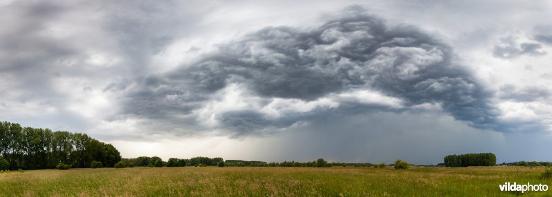 Stormwolken boven het Schulensbroek