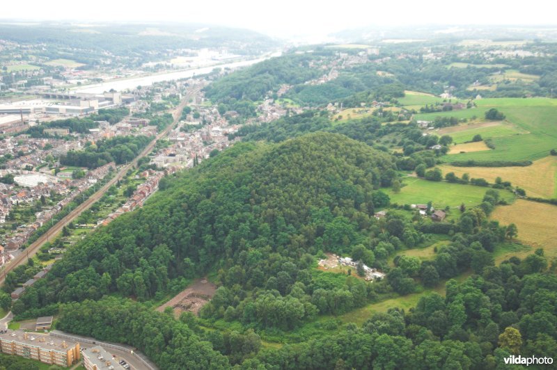 Luchtfoto van de terril Xhore