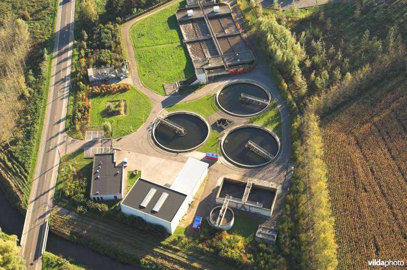 Luchtfoto rioolwaterzuiveringsstation