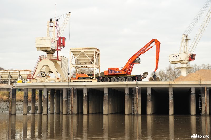 Industrie langs de Schelde