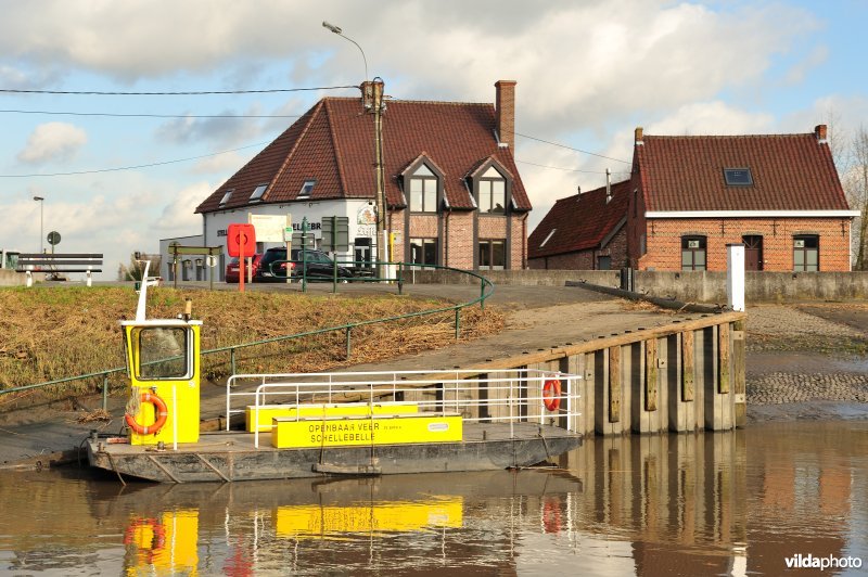 Veerboot te Schellebelle