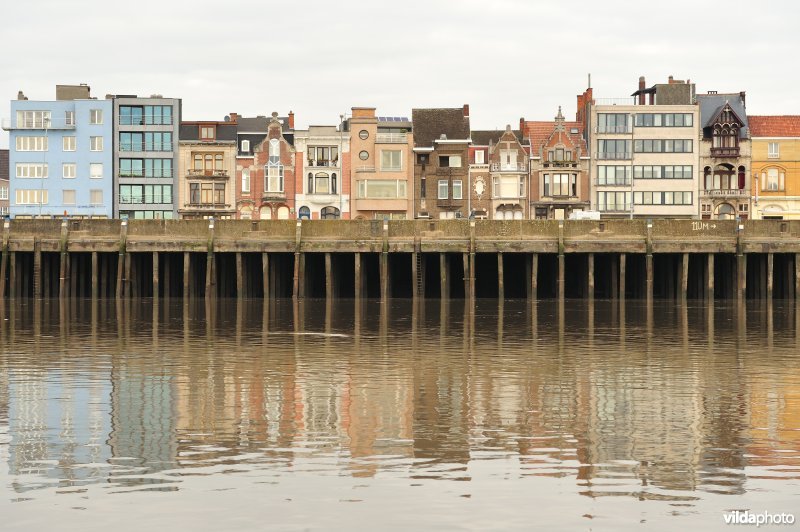 Bebouwing langs de Scheldekaaien te Temse