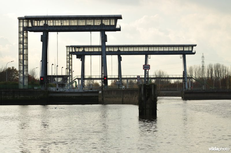 Sluizen tussen de Dender en de Schelde