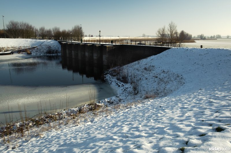 Inundatiesluis bij het Benedensas
