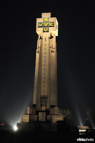 IJzertoren by night