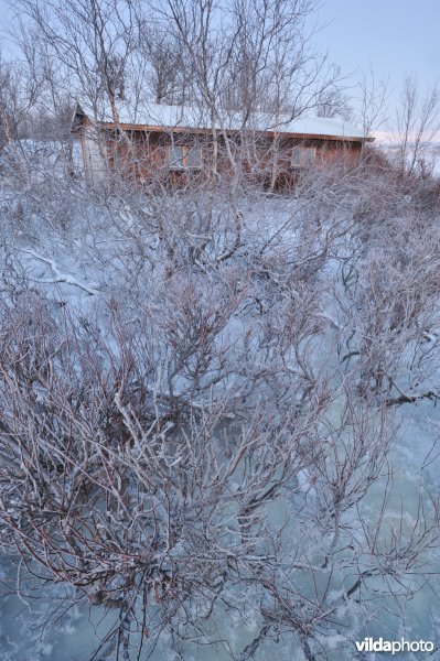 Boothuis aan het meer van Abisko