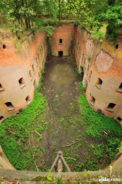 Binnenplein van réduit van fort 6
