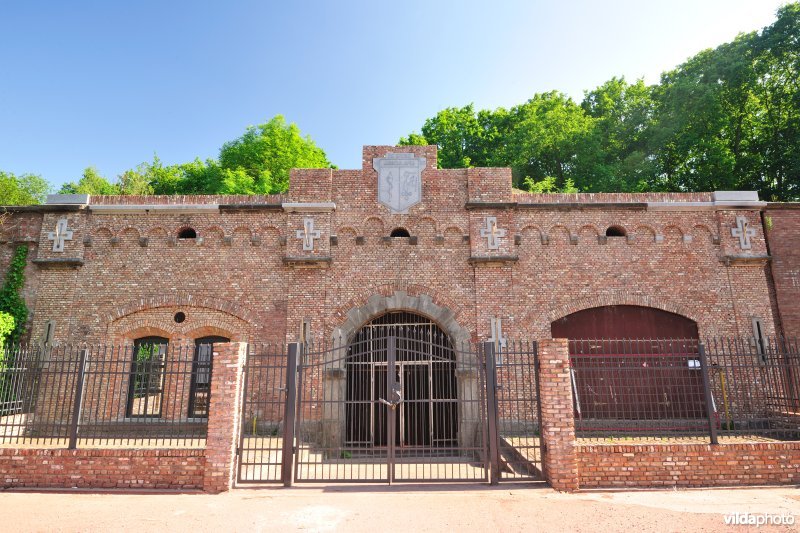 Hoofdfrontgebouw van Fort 6