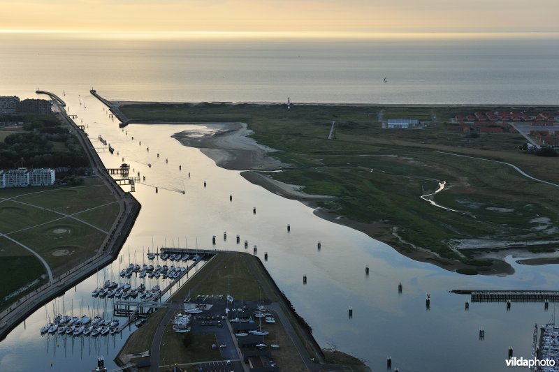 De IJzermonding vanuit de lucht