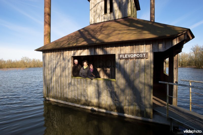 Vogelkijkhut 'De Flevopost' in de Millingerwaard