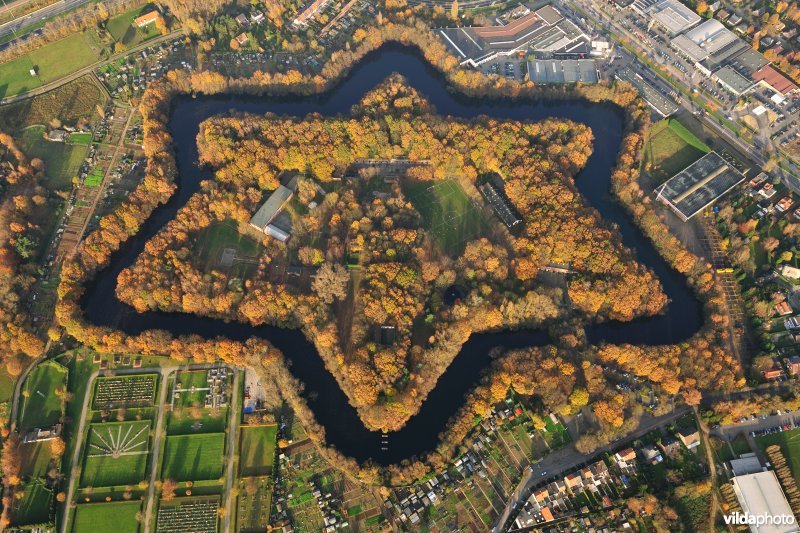 Fort van Merksem in de herfst