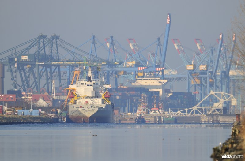 Boudewijnkanaal aan de Achterhaven van Zeebrugge