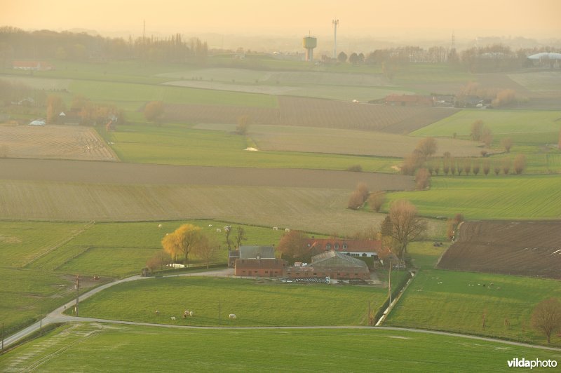 Uitgestrekt landschap rond Sint-Denijs