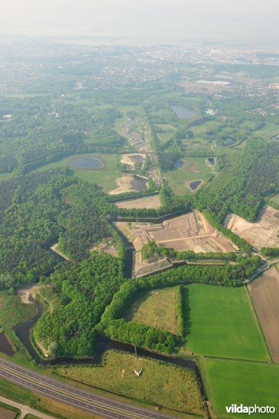 Fort De Roovere met liniewal naar Fort Pinssen