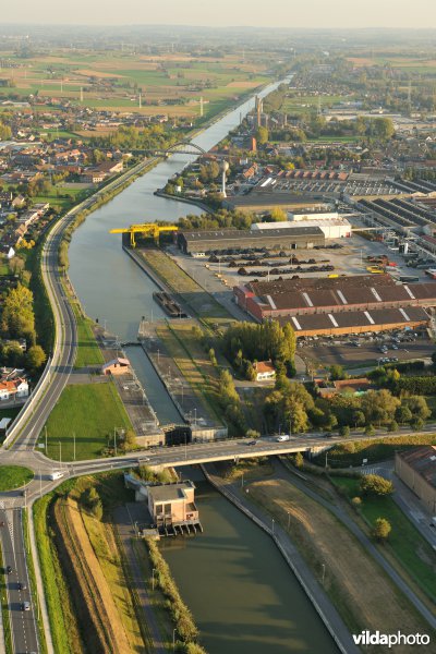 Sluizen aan het kanaal Kortrijk-Bossuit