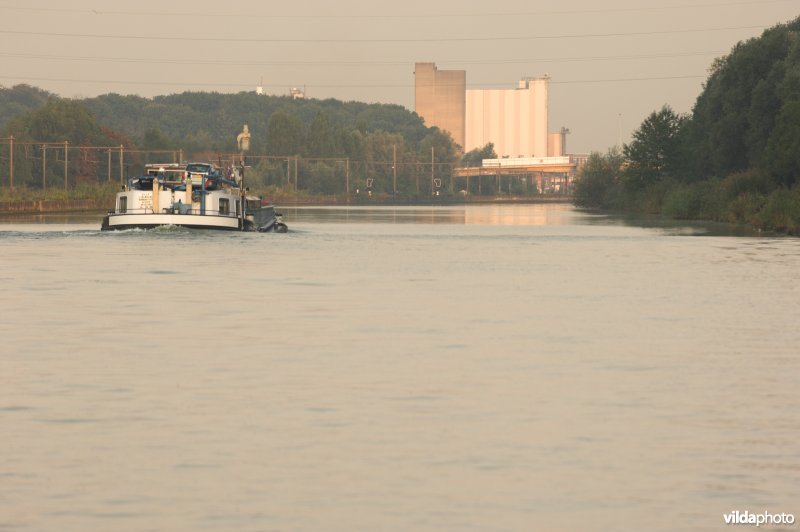 Scheepvaart op het Kanaal Ooigem Roeselare